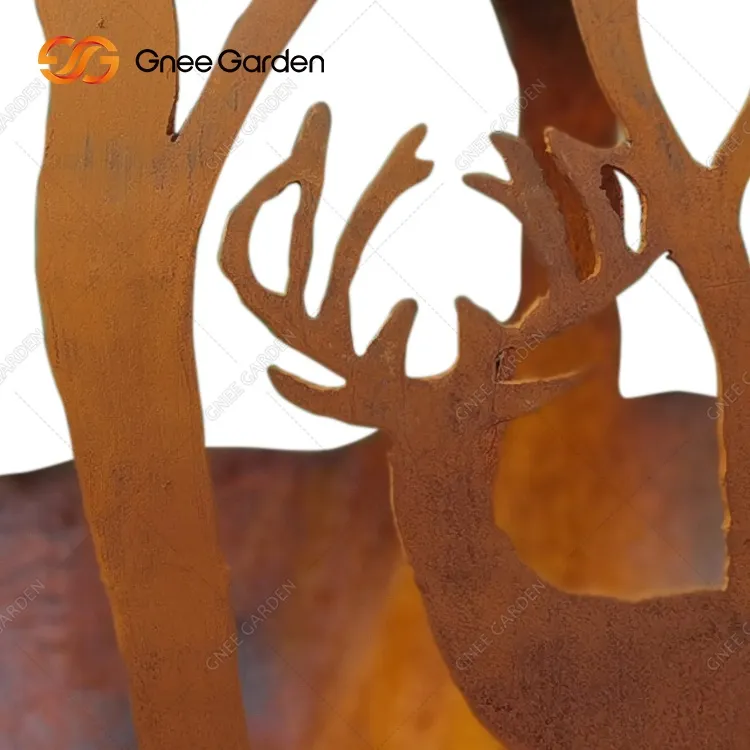 Corten Fire Sfera dla ogrodów o tematyce leśnej