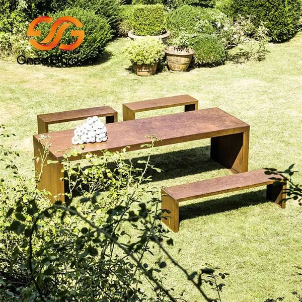 Meble uliczne i parkowe ze stali Corten