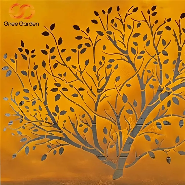 Krzyżowane laserowo ekrany stalowe Corten na patio