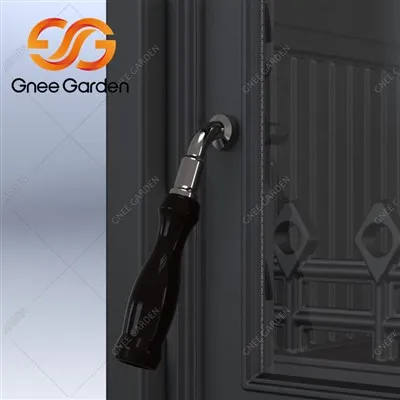 Mały żeliwny kominek