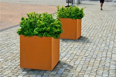 Podniesione łóżka ze stali zwietrzałej, wielokolorowe, prostokątne donice ogrodowe